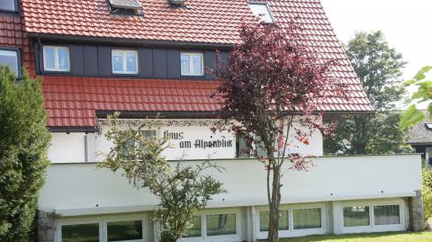 Blick auf Wohnung Irene mit Terrasse von Westen